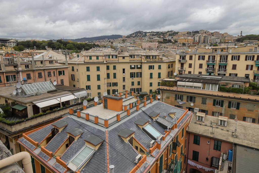 Altido Apt For 3 With Rooftop Balcony And Lovely Cityview ジェノヴァ エクステリア 写真